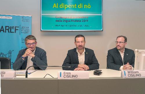 L'assessore regionale Pierpaolo Roberti alla presentazione della campagna per la lingua friulana con il presidente della Arlef Eros Cisilino e il direttore William Cisilino